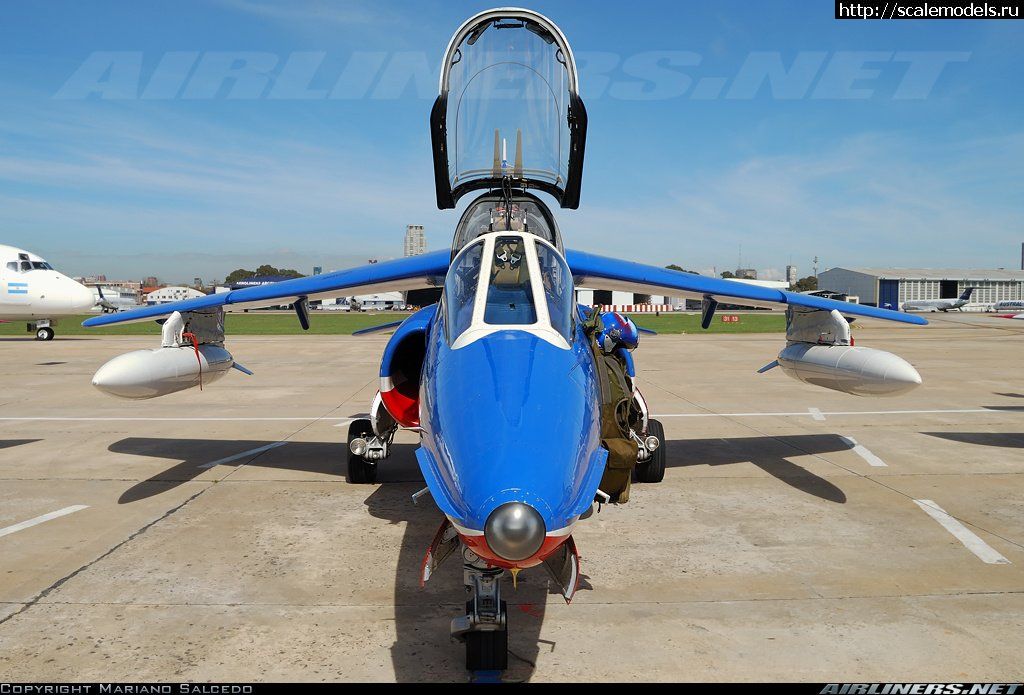 1275419024_1600860.jpg : Обзор Revell 1/144 Alpha Jet - Patrouille de France Закрыть окно