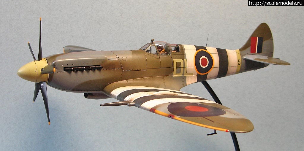1347802905_018.jpg : #743731/ Spitfire Mk.XIVc 1:48 Academy & V-1 - !  