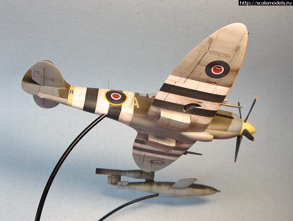 1347803236_013.jpg : #743731/ Spitfire Mk.XIVc 1:48 Academy & V-1 - !  