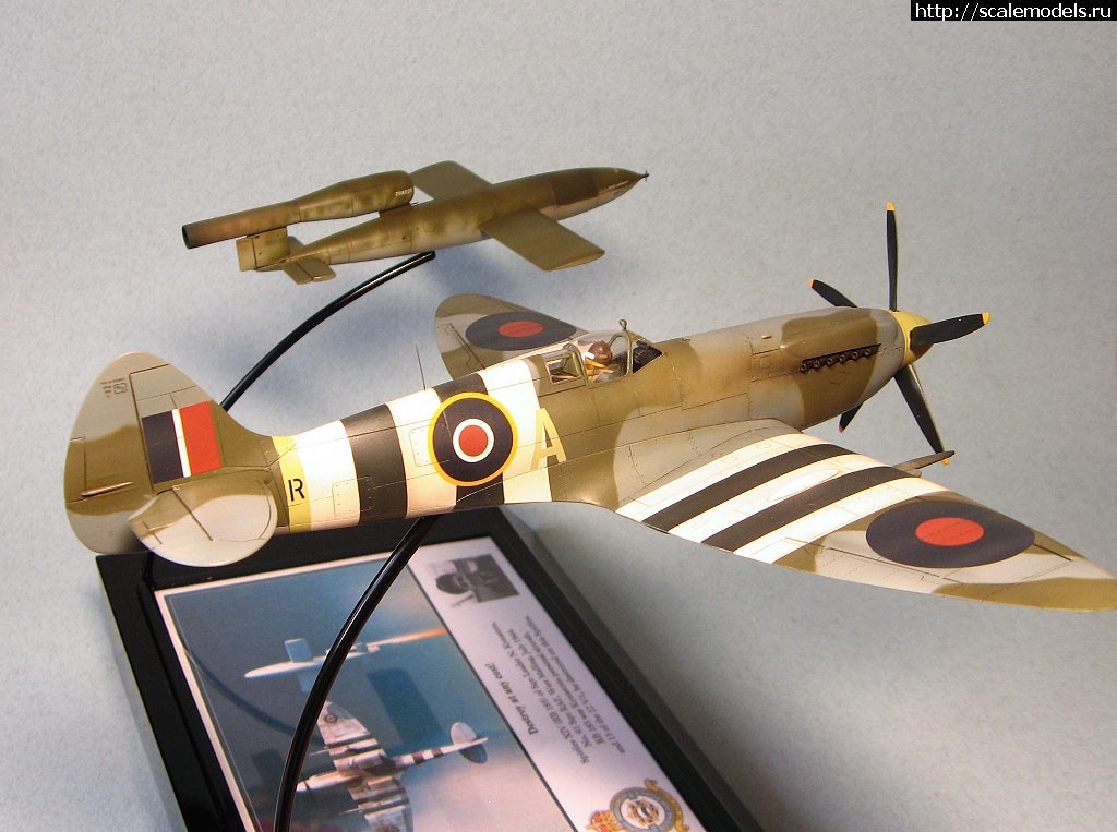 1347803293_009.jpg : #743731/ Spitfire Mk.XIVc 1:48 Academy & V-1 - !  