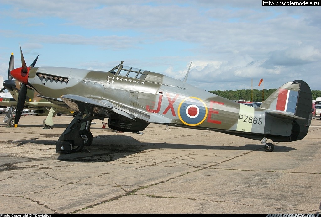 1351781242_1-Warbird-Hawker-Hurricane-MkIIc-RAF-1Sqn-JX-E-PZ865-07.jpg : #766648/ Hawker Hurricane Mk.IIc K.Kuttelwascher 1/72  