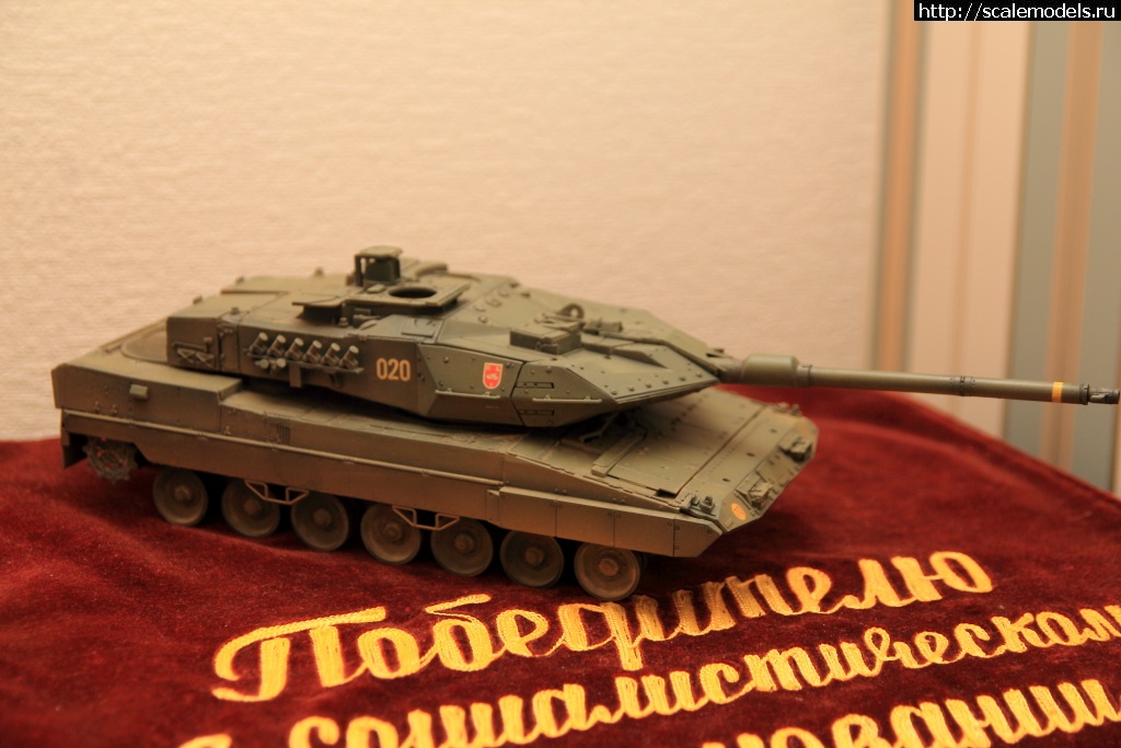 1365016429_leo030419.jpg : #844898/ 1/35 Leopard 2E Spanish  HobbyBoss-.  