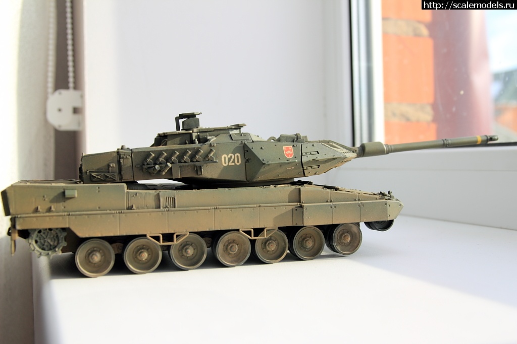 1365055649_leo030424.jpg : #844898/ 1/35 Leopard 2E Spanish  HobbyBoss-.  