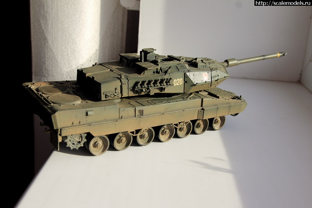 1365055661_leo030431.jpg : #844898/ 1/35 Leopard 2E Spanish  HobbyBoss-.  