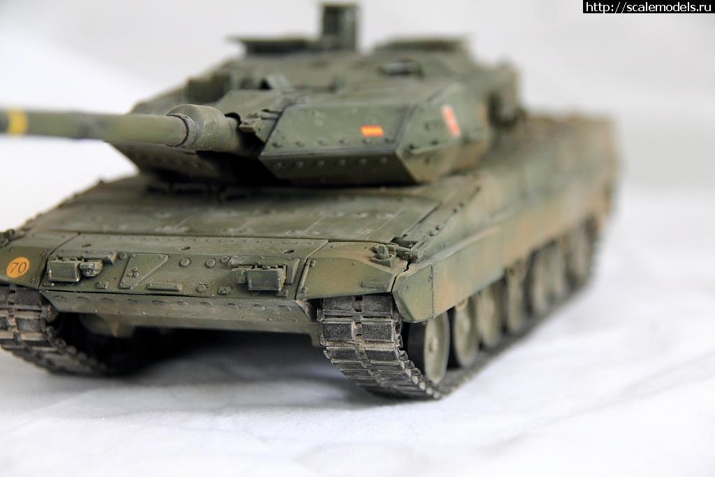 1365252690_fin8.jpg : #846278/ 1/35 Leopard 2E Spanish  HobbyBoss-.  