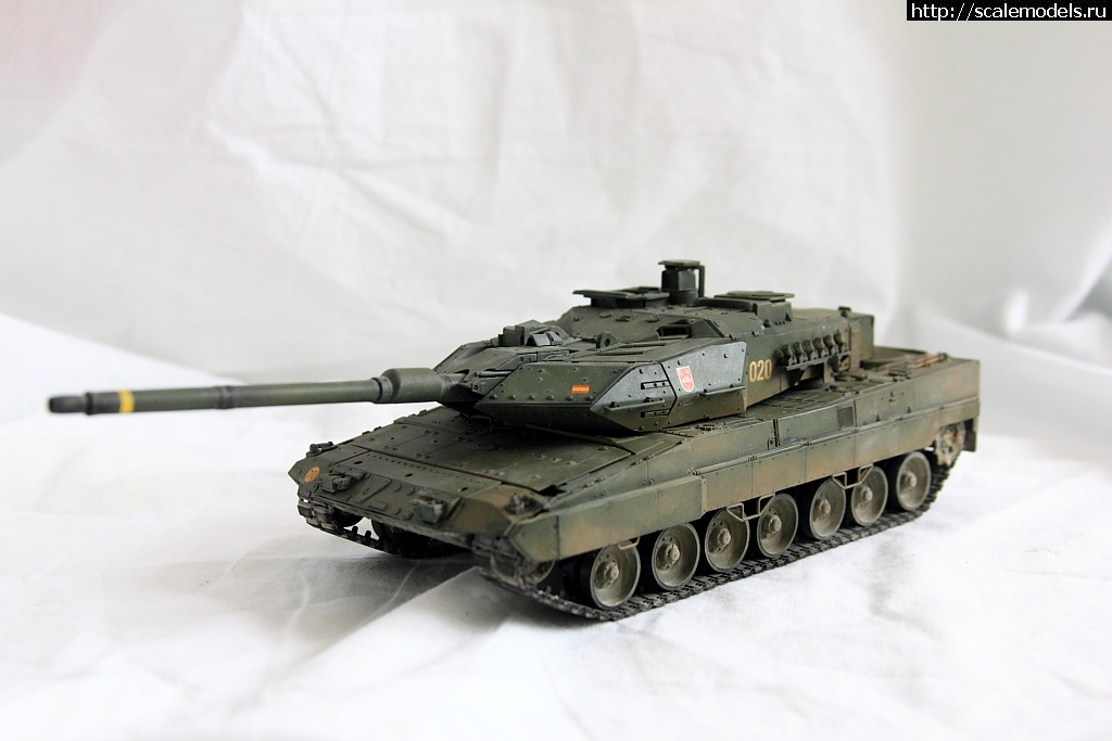 1365252720_fin25.jpg : #846278/ 1/35 Leopard 2E Spanish  HobbyBoss-.  