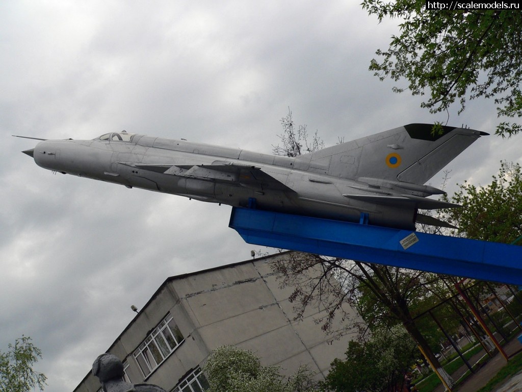 1367349865_MiG-21R-Kiev-01.jpg : Walkaround -21,   