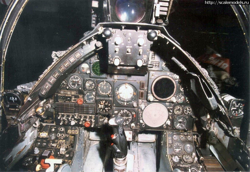 1375772201_LTV_A-7D_Corsair_II_Cockpit_USAF.jpg : #896613/ Hasegawa A-7E Corsair II 1/48  