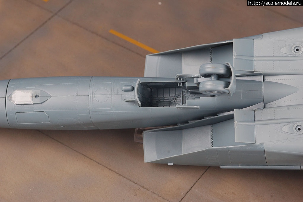 1380352182_MiG-25_25.jpg :   Kitty Hawk -25/  1/48  