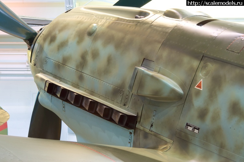 #959159/ Messerschmitt Bf 109E-4/Trop (1/32, Trumpeter) -   